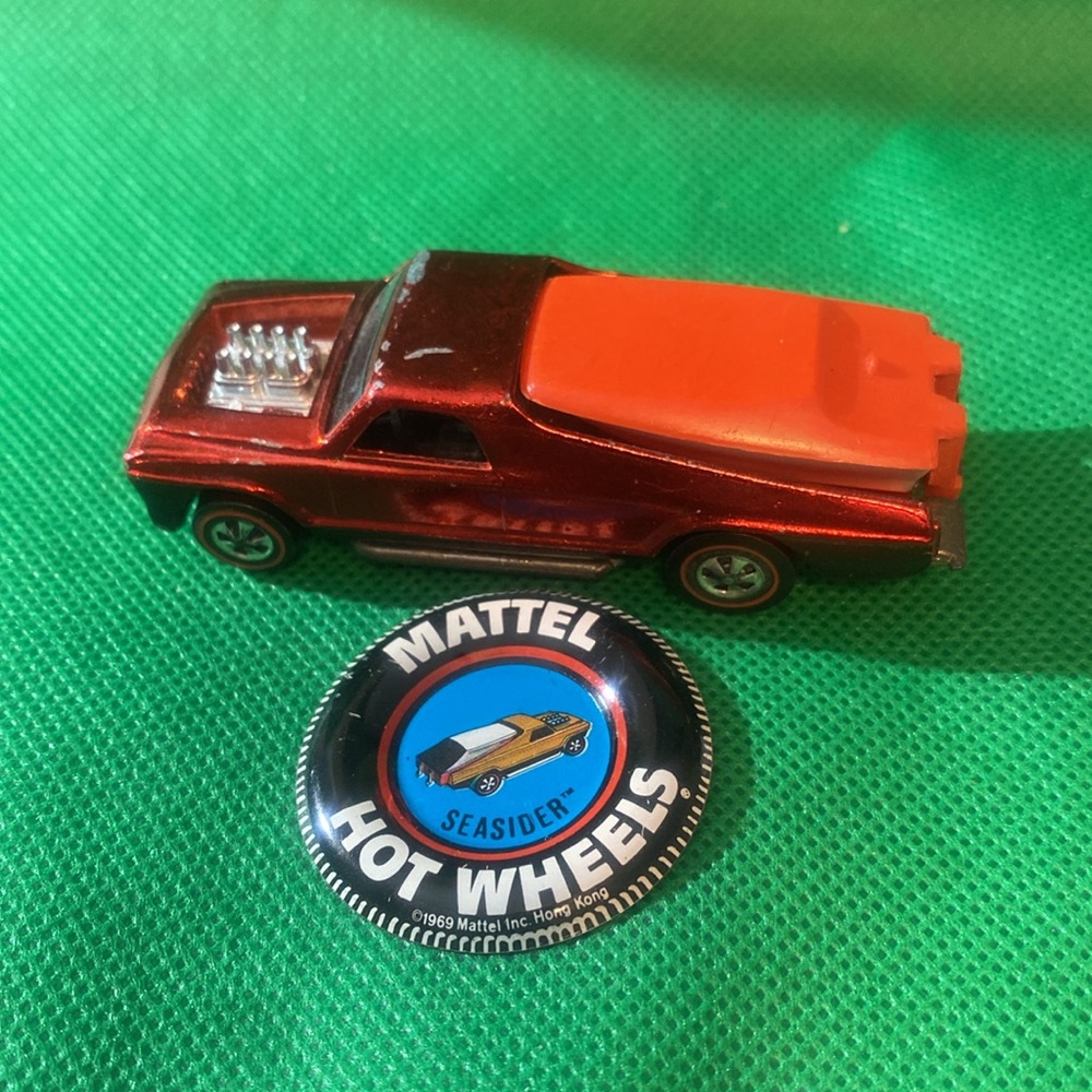 Redline-Vintage-Mattel Inc 1969-Red Seasider with boat in back-with Metal Clip
